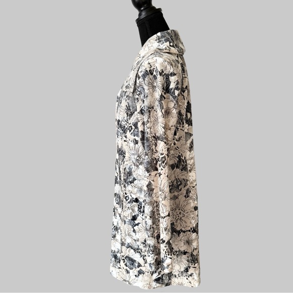 Vintage Designs by S.A.D Shimmer Velvet Floral Print Button Down Jacket - Picture 2 of 15